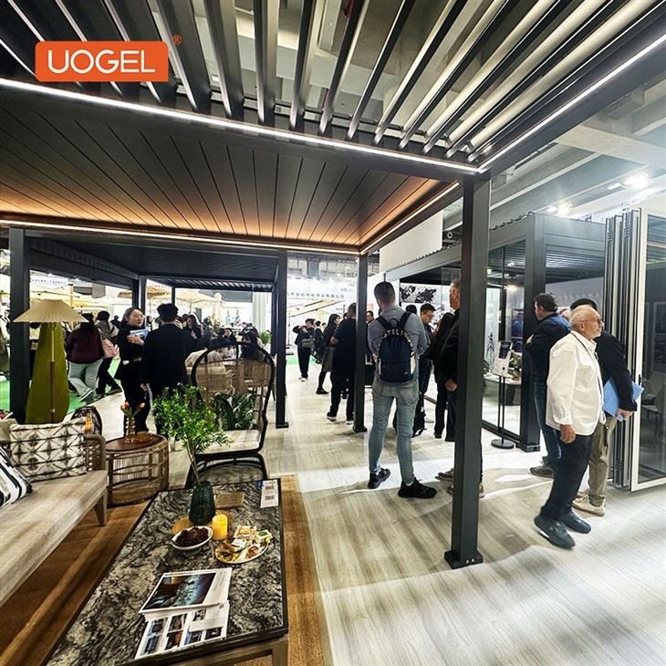 25.10.26-pergola on deck with shade-4