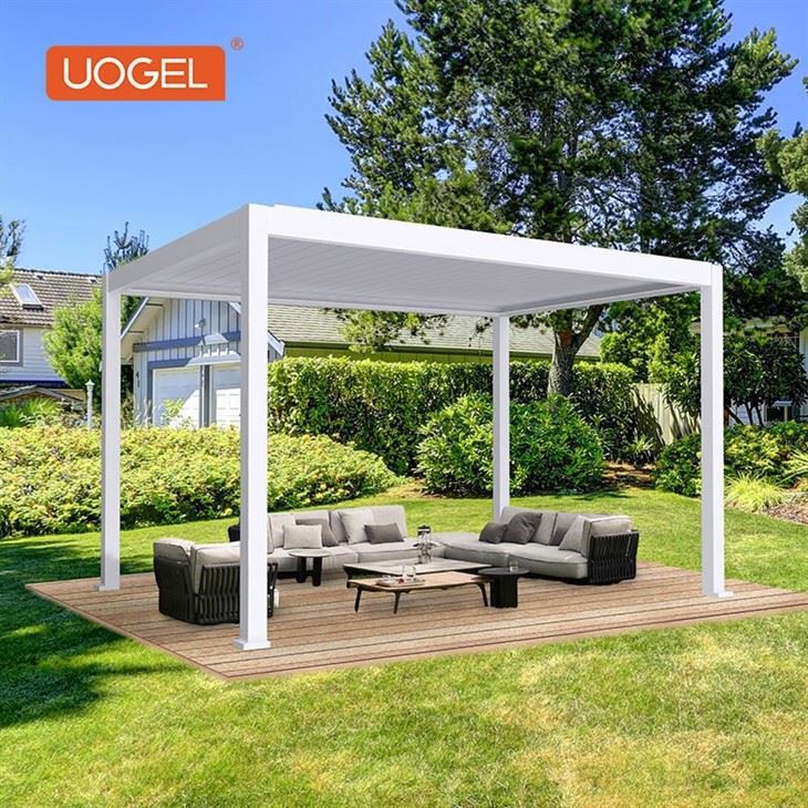 25.11.19-pergola with electric louvers-1